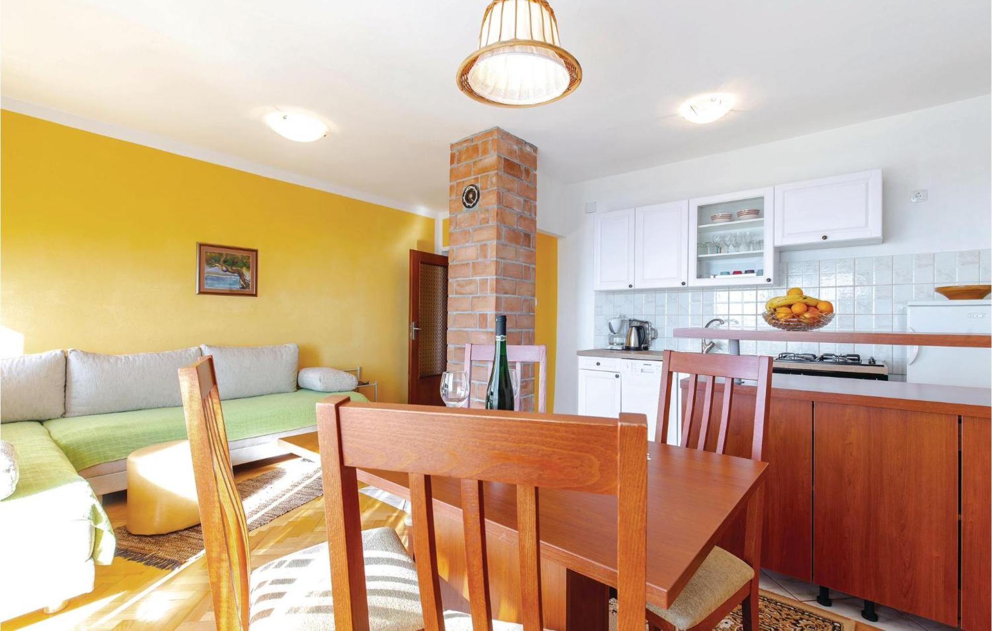 Stunning Apartment In Novi Vinodolski With Wifi Экстерьер фото