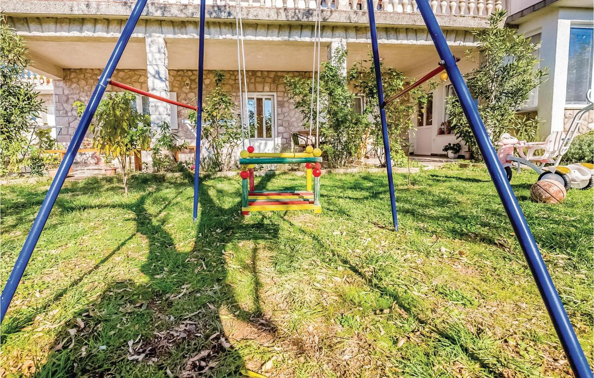 Stunning Apartment In Novi Vinodolski With Wifi Экстерьер фото
